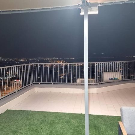 エイラートדירת זוּגַג מפנקת עם מרפסת משגעת ונוף למפרץ.アパートメント エクステリア 写真